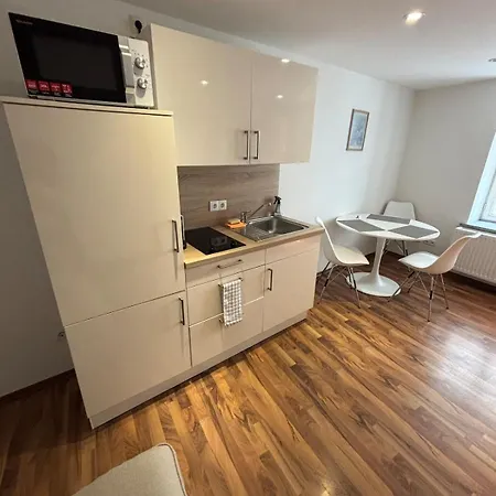 Apartment Altstadt 4 *